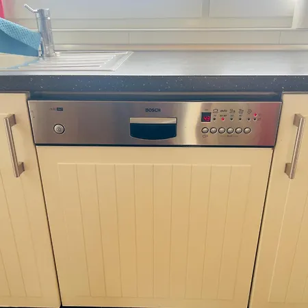 Apartamento Mit Schoener Aussicht Auf Den Grossen Feldberg & Burg Koenigstein & Frei Parkplatz Auf Strassenseite *