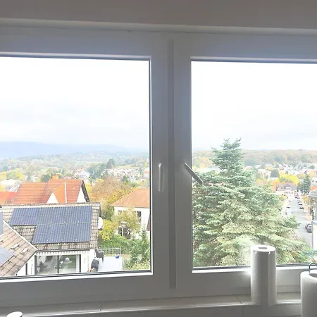 Mit Schoener Aussicht Auf Den Grossen Feldberg & Burg Koenigstein & Frei Parkplatz Auf Strassenseite Apartman *