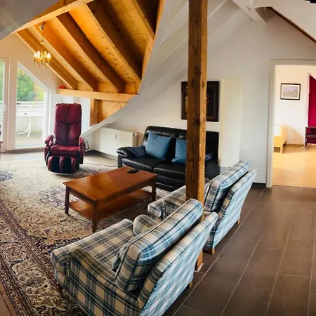 Mit Schoener Aussicht Auf Den Grossen Feldberg & Burg Koenigstein & Frei Parkplatz Auf Strassenseite *