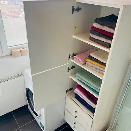 Mit Schoener Aussicht Auf Den Grossen Feldberg & Burg Koenigstein & Frei Parkplatz Auf Strassenseite Apartamento Kelkheim