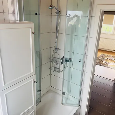 Mit Schoener Aussicht Auf Den Grossen Feldberg & Burg Koenigstein & Frei Parkplatz Auf Strassenseite