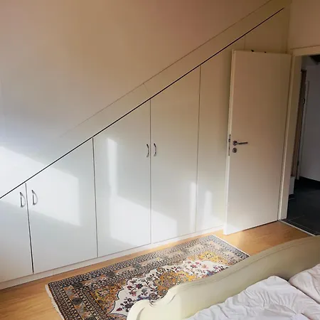 Mit Schoener Aussicht Auf Den Grossen Feldberg & Burg Koenigstein & Frei Parkplatz Auf Strassenseite Apartamento Kelkheim