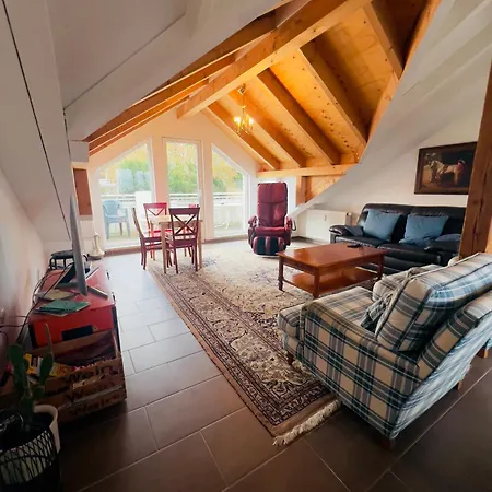 Apartamento Mit Schoener Aussicht Auf Den Grossen Feldberg & Burg Koenigstein & Frei Parkplatz Auf Strassenseite