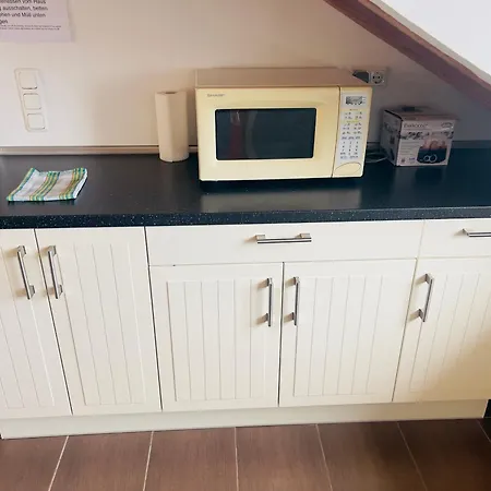 Mit Schoener Aussicht Auf Den Grossen Feldberg & Burg Koenigstein & Frei Parkplatz Auf Strassenseite Kelkheim