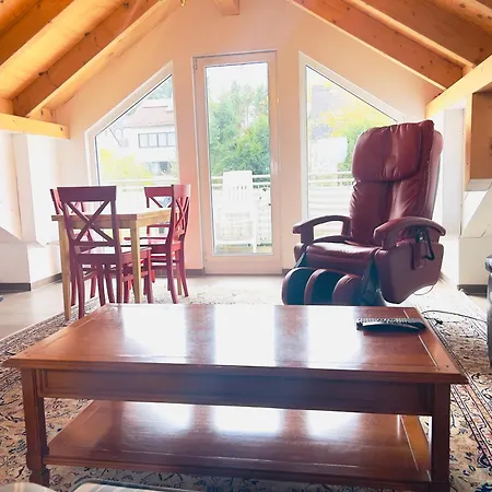 Apartamento Mit Schoener Aussicht Auf Den Grossen Feldberg & Burg Koenigstein & Frei Parkplatz Auf Strassenseite