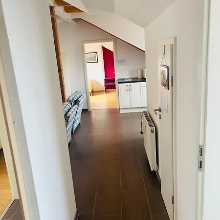 Mit Schoener Aussicht Auf Den Grossen Feldberg & Burg Koenigstein & Frei Parkplatz Auf Strassenseite Apartamento