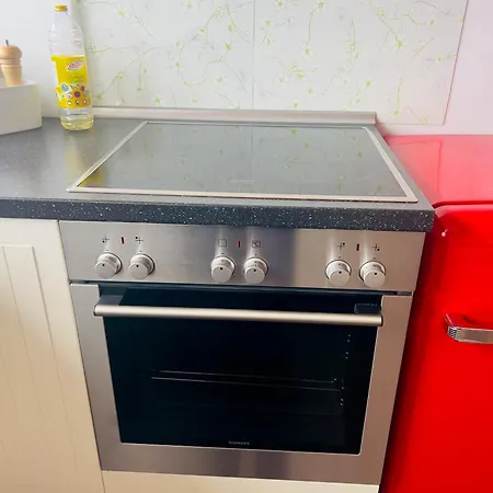 Mit Schoener Aussicht Auf Den Grossen Feldberg & Burg Koenigstein & Frei Parkplatz Auf Strassenseite Kelkheim