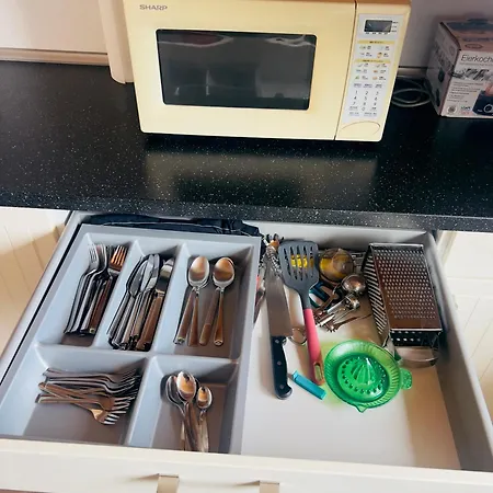 Apartamento Mit Schoener Aussicht Auf Den Grossen Feldberg & Burg Koenigstein & Frei Parkplatz Auf Strassenseite *