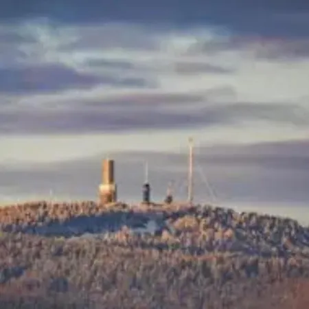 アパート Mit Schoener Aussicht Auf Den Grossen Feldberg & Burg Koenigstein & Frei Parkplatz Auf Strassenseite ケルクハイム（タウヌス）